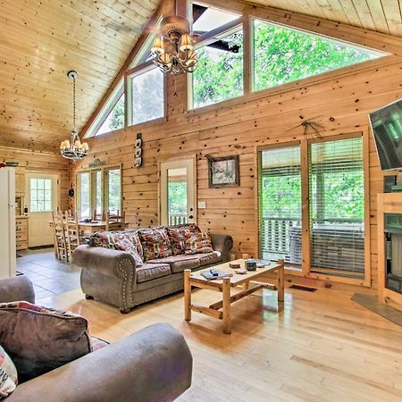Cabin With Hot Tub And Deck About 12 Mi To Pigeon Forge! Sevierville Εξωτερικό φωτογραφία