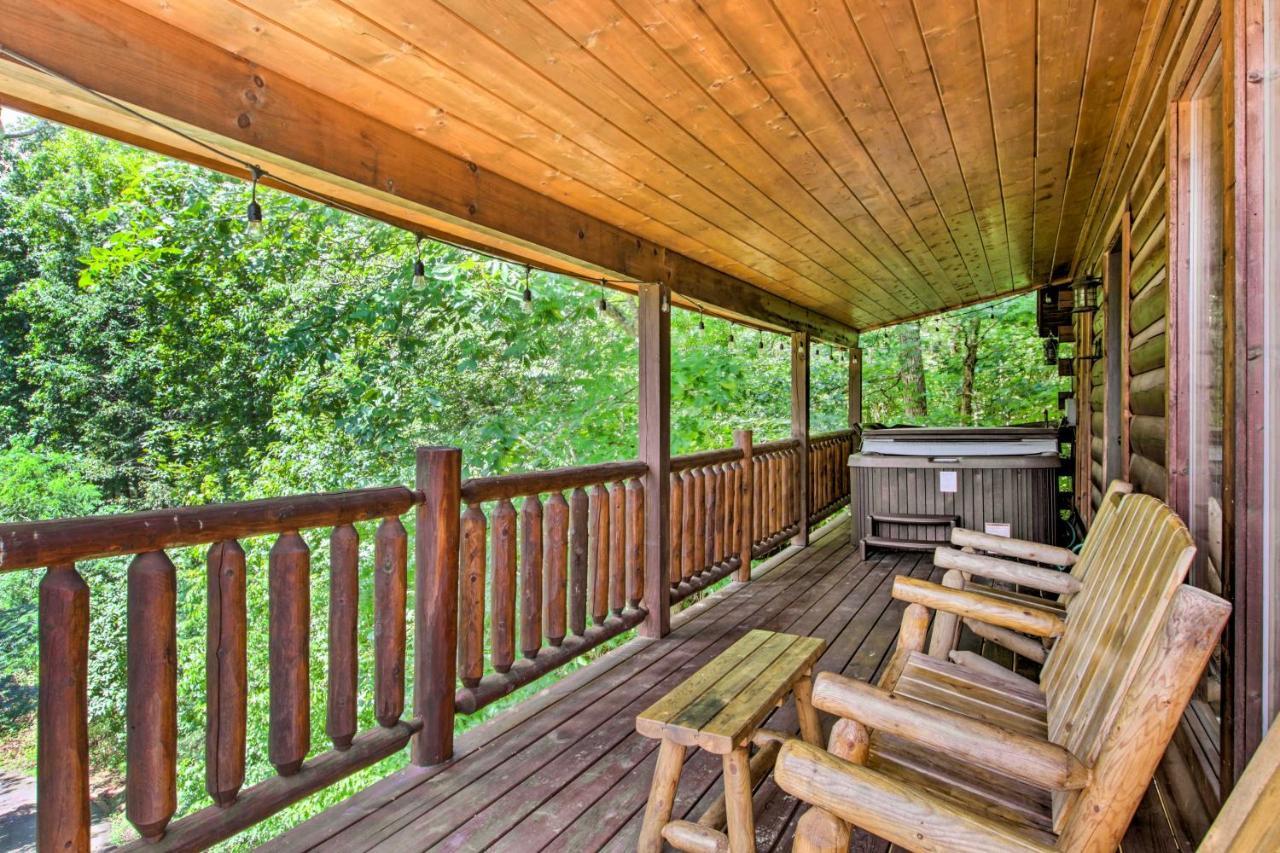 Cabin With Hot Tub And Deck About 12 Mi To Pigeon Forge! Sevierville Εξωτερικό φωτογραφία