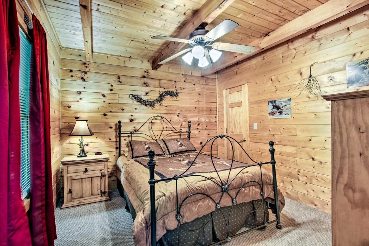 Cabin With Hot Tub And Deck About 12 Mi To Pigeon Forge! Sevierville Εξωτερικό φωτογραφία