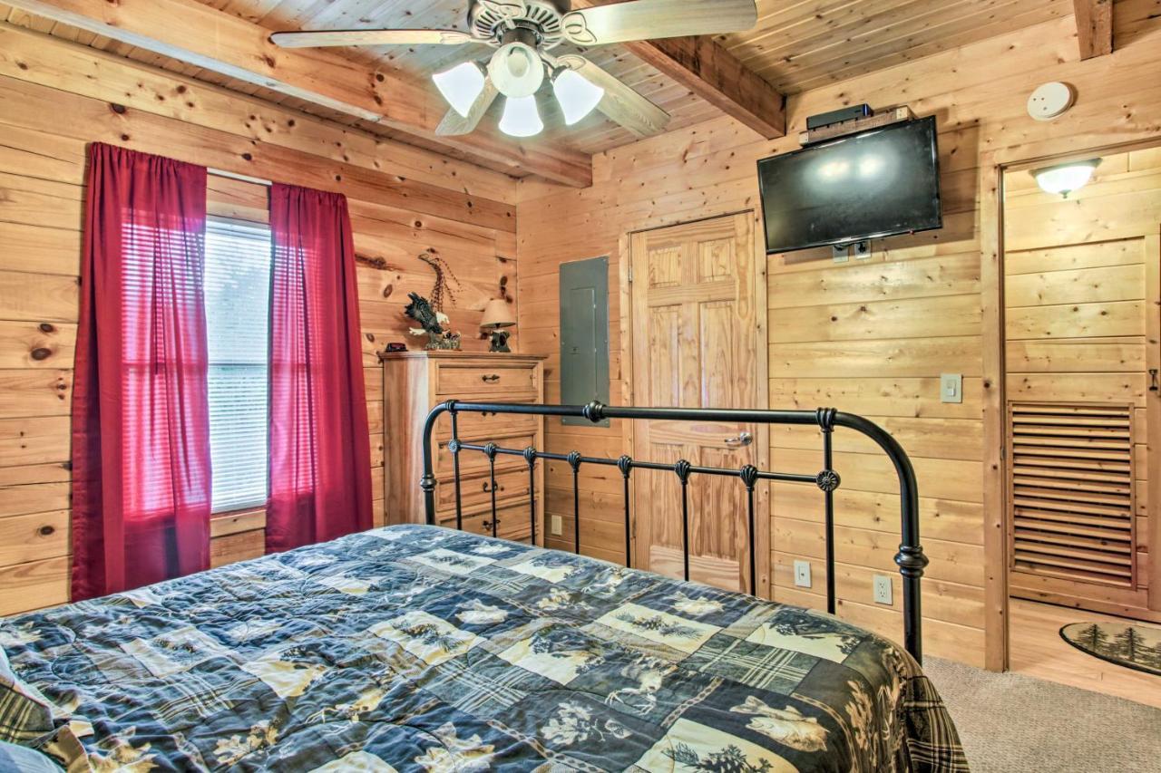 Cabin With Hot Tub And Deck About 12 Mi To Pigeon Forge! Sevierville Εξωτερικό φωτογραφία