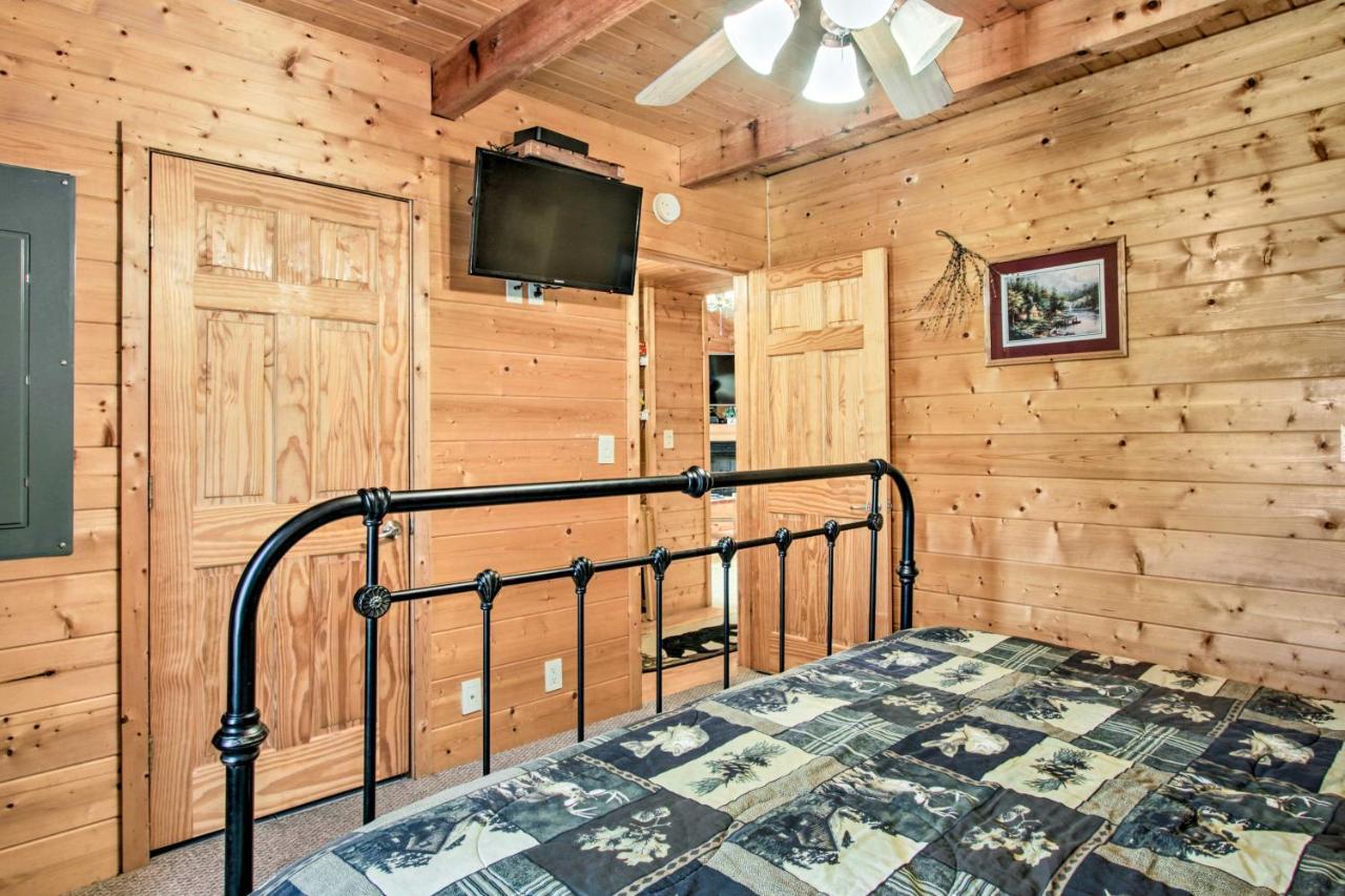 Cabin With Hot Tub And Deck About 12 Mi To Pigeon Forge! Sevierville Εξωτερικό φωτογραφία