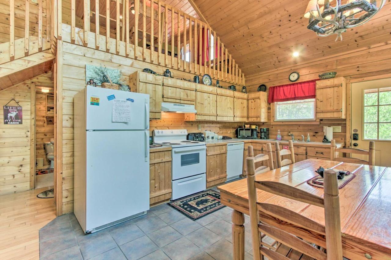 Cabin With Hot Tub And Deck About 12 Mi To Pigeon Forge! Sevierville Εξωτερικό φωτογραφία