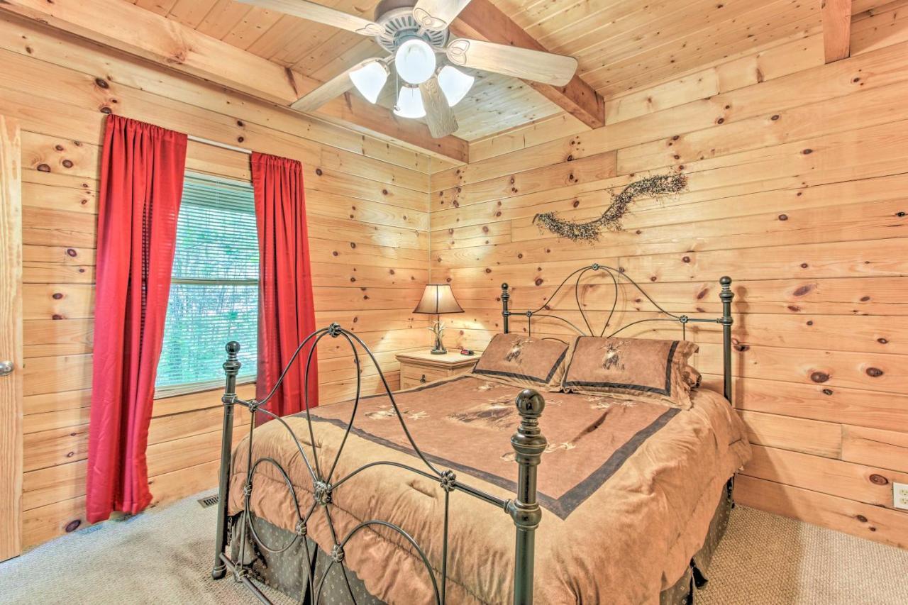 Cabin With Hot Tub And Deck About 12 Mi To Pigeon Forge! Sevierville Εξωτερικό φωτογραφία